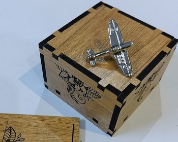 Coat pin Silver color Best Quality Metal with Box ET003