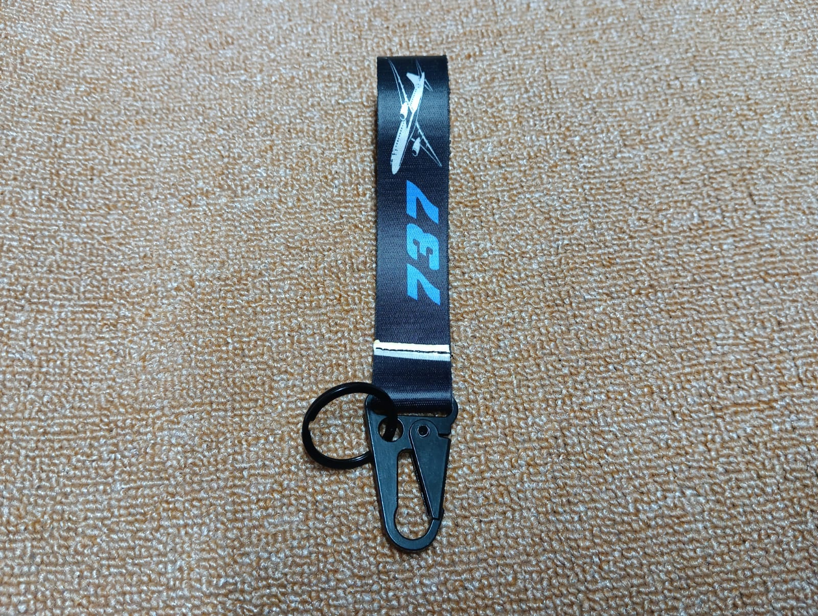 BOEING 737 Unique design Best quality Ribbon keyring for Car / Bike / Office KR021