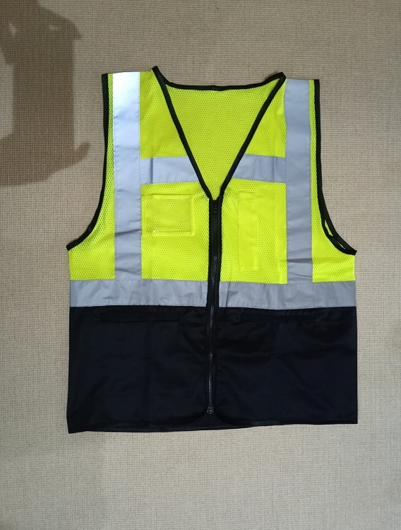 Reflects light Official Two chain pockets Apron APR039