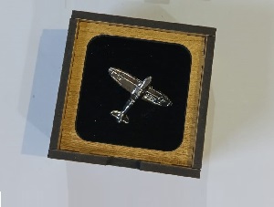 Coat pin Antic color Best Quality Metal with Box ET004