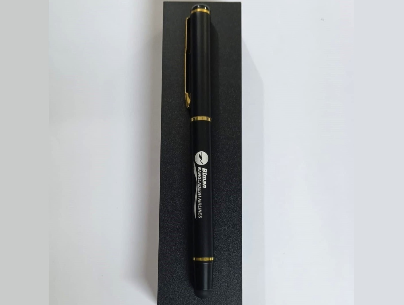 High-quality Metal Pen Premium Business Pen Comfort Grip Smooth Writing Ideal for Office Home Use Signature Pen with Stylus Attached HQPEN003